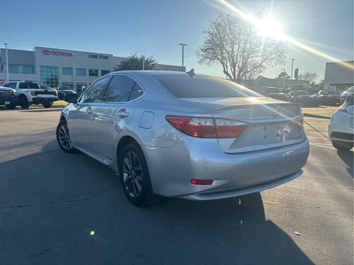 2014 Lexus ES 300h Base