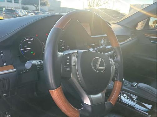2014 Lexus ES 300h Base