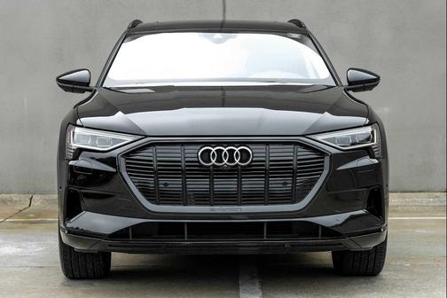 Mythos Black Metallic 2021 Audi e-tron Premium