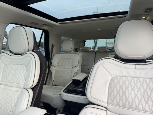 2024 Lincoln Navigator Black Label