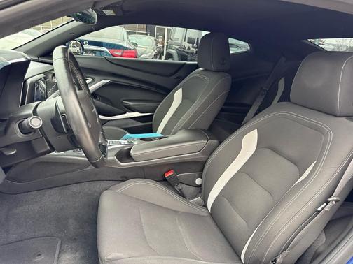 2022 Chevrolet Camaro RWD Coupe LT1