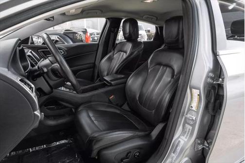 2017 Chrysler 200 Limited