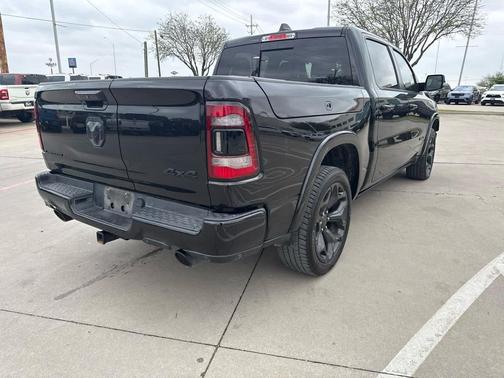 Diamond Black Crystal Pearlcoat 2020 RAM 1500 Limited