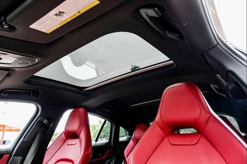 Provence 2024 Porsche Panamera RWD