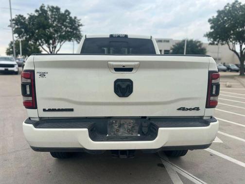 2020 RAM 2500 Laramie Crew Cab 4X4 6'4' Box