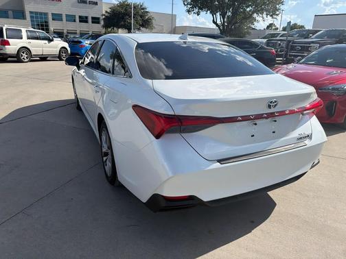 Wind Chill Pearl 2021 Toyota Avalon Hybrid XLE