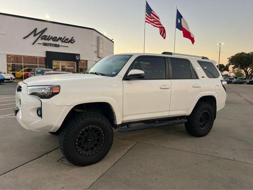 2022 Toyota 4Runner SR5