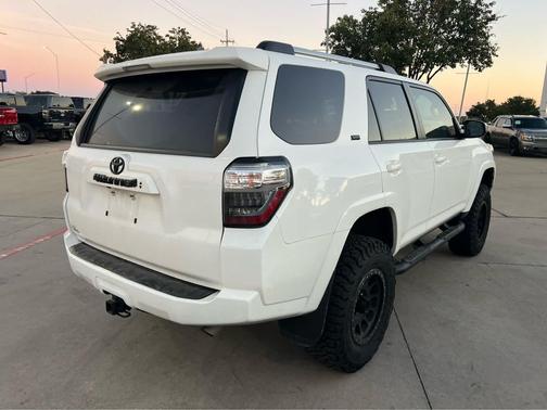 2022 Toyota 4Runner SR5