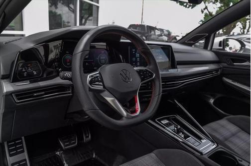 2024 Volkswagen Golf GTI 2.0T SE DSG