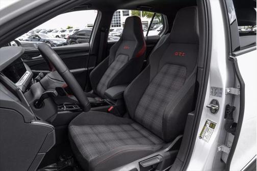 2024 Volkswagen Golf GTI 2.0T SE DSG