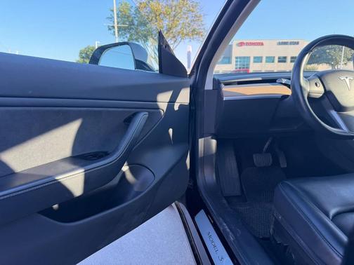 black 2019 Tesla Model 3 Mid Range