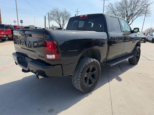 2017 RAM 1500 Night Crew Cab 4x4 5'7' Box