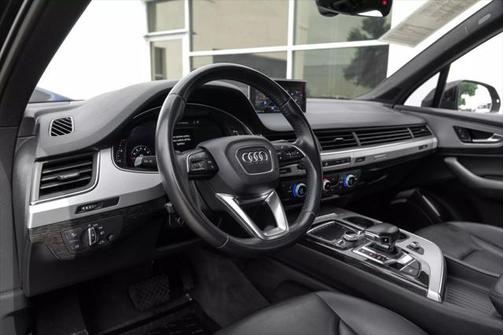2019 Audi Q7 45 Premium Plus