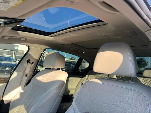 2016 BMW 750 i xDrive