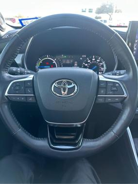 2021 Toyota Highlander Hybrid Platinum