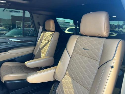 2022 Cadillac Escalade Premium Luxury