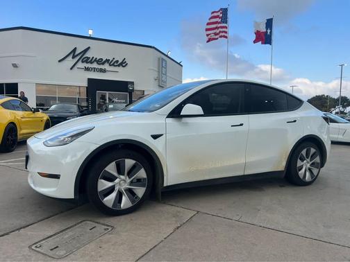 2022 Tesla Model Y Long Range Dual Motor All-Wheel Drive