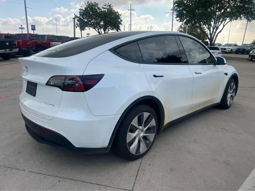 2022 Tesla Model Y Long Range Dual Motor All-Wheel Drive