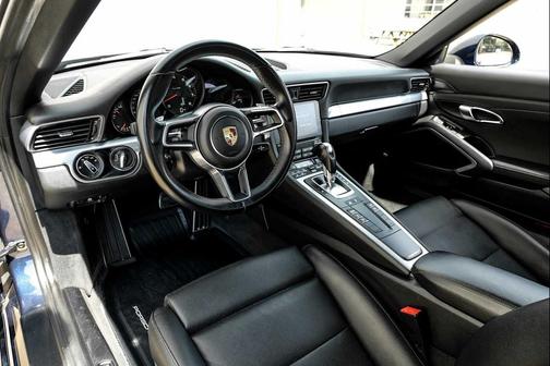 2017 Porsche 911 Carrera