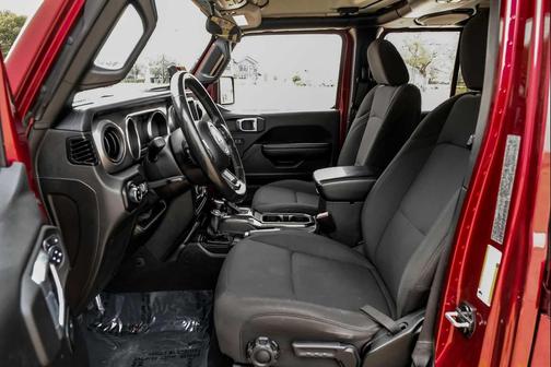 2021 Jeep Gladiator Willys 4x4