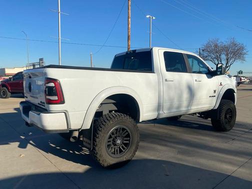 2024 RAM 3500 Laramie Crew Cab 4x4 6'4' Box