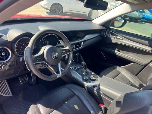 2018 Alfa Romeo Stelvio Sport