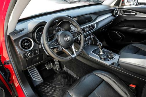 2018 Alfa Romeo Stelvio Sport