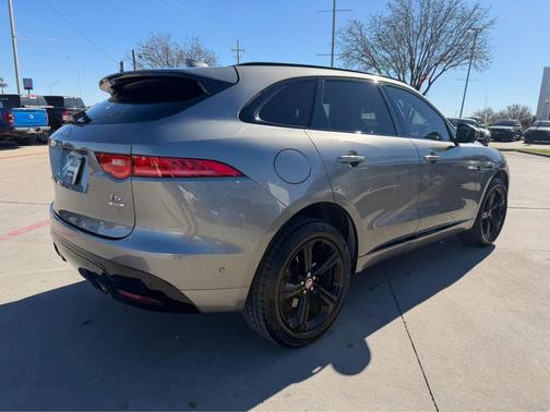 2018 Jaguar F-PACE S