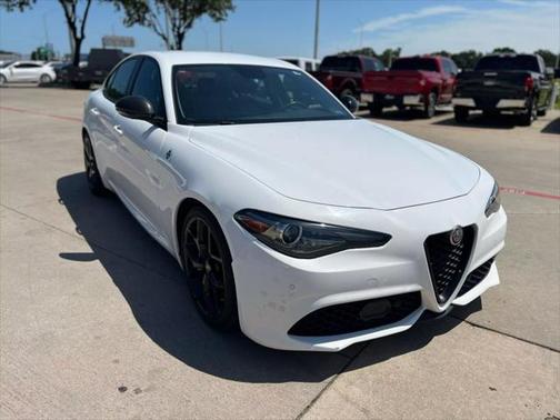 2019 Alfa Romeo Giulia Sport