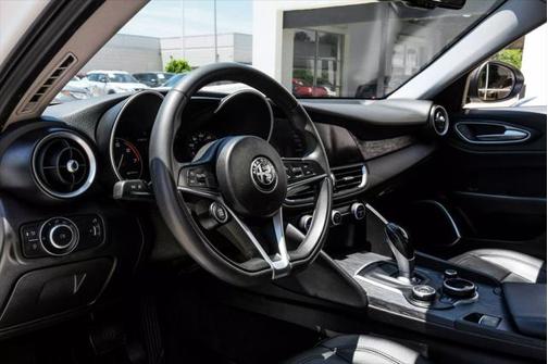 2019 Alfa Romeo Giulia Sport