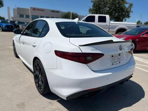2019 Alfa Romeo Giulia Sport