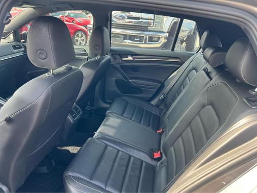 2016 Volkswagen Golf R 2.0T DSG