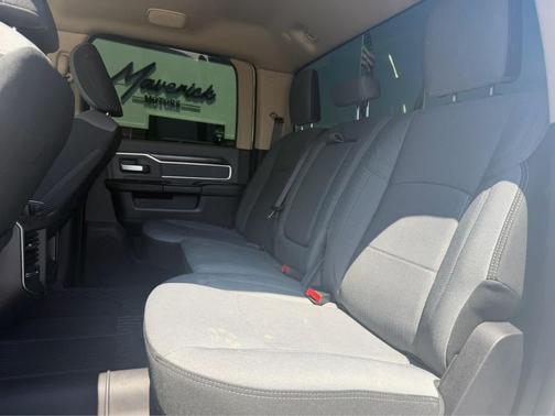 Bright White Clearcoat 2019 RAM 2500 Lone Star Crew Cab 4x4 6'4' Box