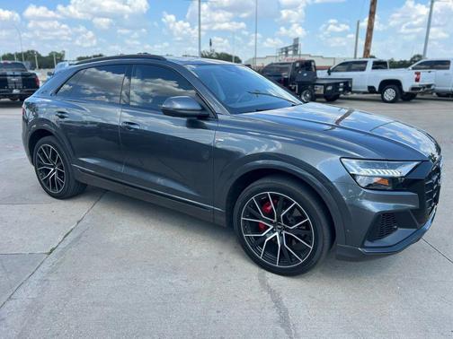2020 Audi Q8 55 Premium Plus