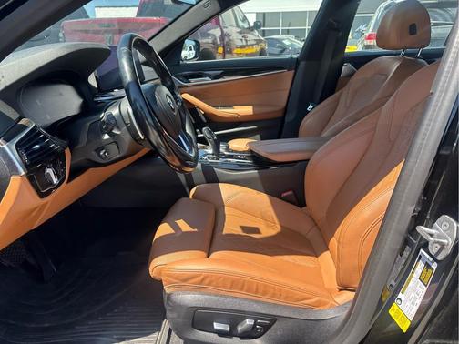 Jet Black 2021 BMW 530 530i