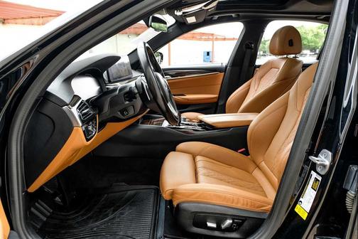 Jet Black 2021 BMW 530 530i