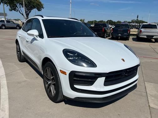 2023 Porsche Macan AWD