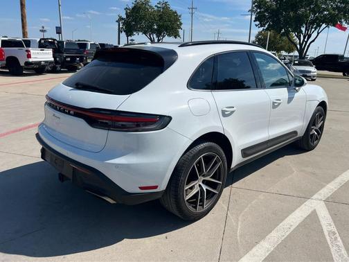 2023 Porsche Macan AWD