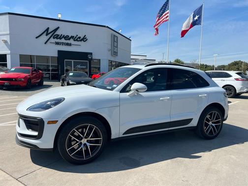 2023 Porsche Macan AWD