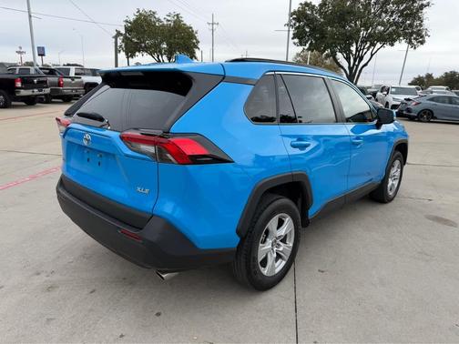 2020 Toyota RAV4 XLE