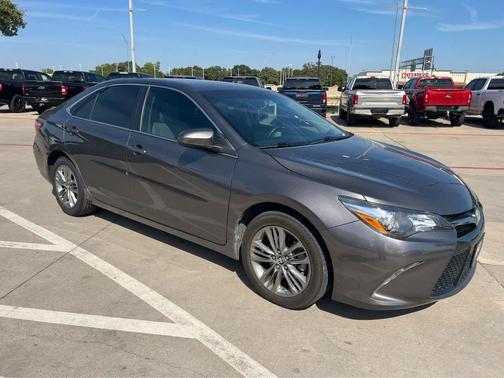 2016 Toyota Camry SE