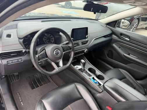 Super Black 2021 Nissan Altima SR FWD