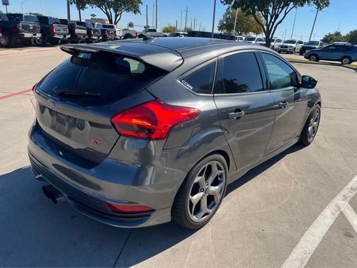 2017 Ford Focus ST 