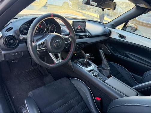 2023 Mazda MX-5 Miata Club