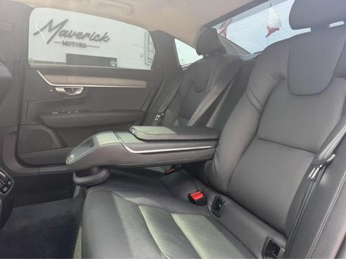Black Stone 2023 Volvo S90 B6 Plus