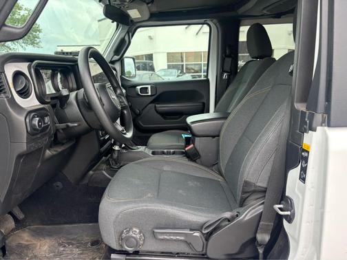 Bright White Clearcoat 2024 Jeep Wrangler Sport