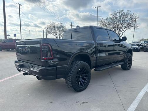 Diamond Black Crystal Pearlcoat 2026 RAM 1500 Lone Star
