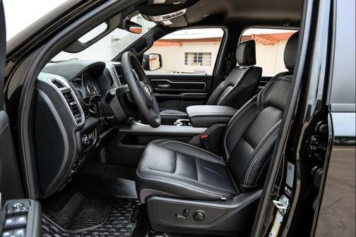 Diamond Black Crystal Pearlcoat 2026 RAM 1500 Lone Star