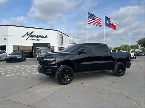Diamond Black Crystal Pearlcoat 2026 RAM 1500 Lone Star