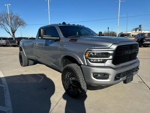 2020 RAM 3500 Laramie Crew Cab 4x4 8' Box